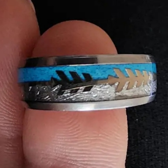 New Beautiful Turqouise 8mm Arrow Stainless Steel Ring Band.  Most Sizes… - Picture 3 of 7